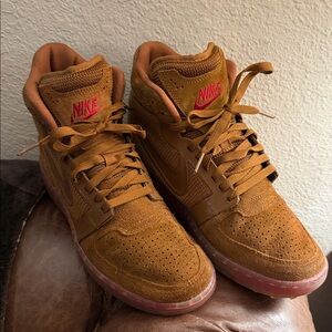 Nike Trainer Clean Sweep Premium Shoes Men's 8.5 - Tan and Red